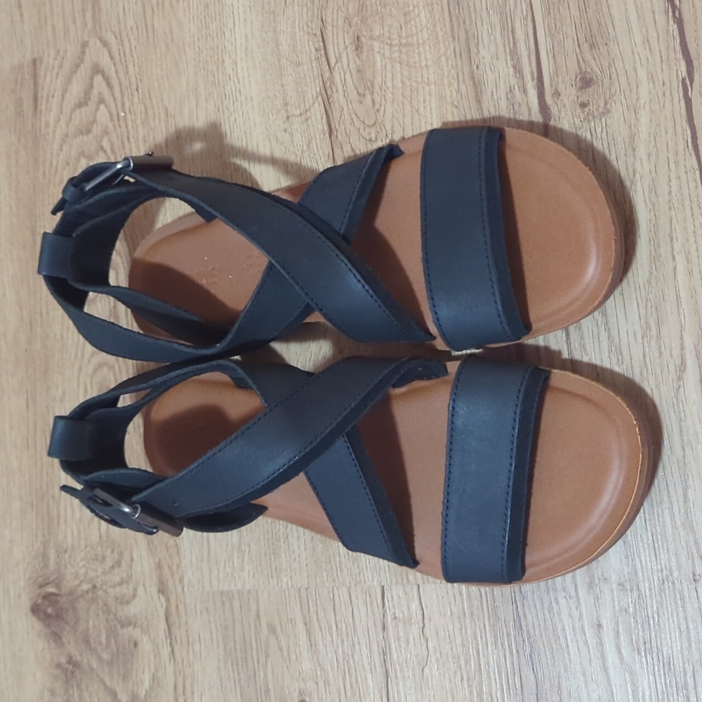TOMS Sidney Sandal Size 8